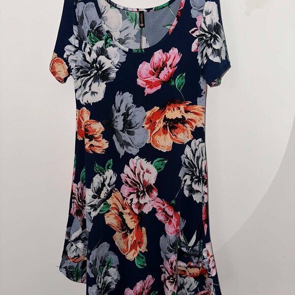 NWOT Piphany floral dress with uneven hem and pockets, size XS - Picture 1 of 5